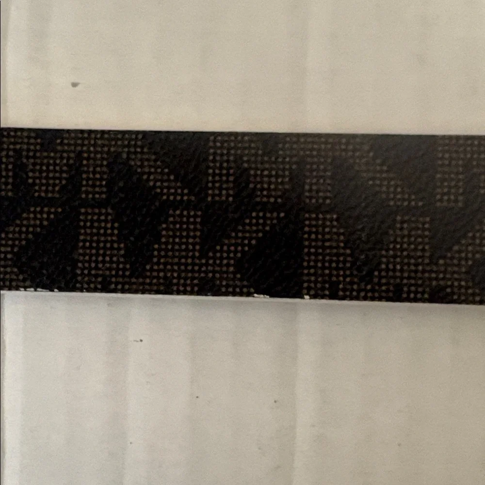 MICHAEL KORS Twist Reversible Belt White Monogram/Brown Monogram 38” M/L, Unisex